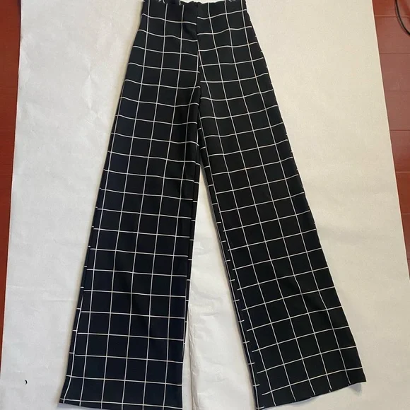 Black And white flared dress pants - Picture 2 of 6